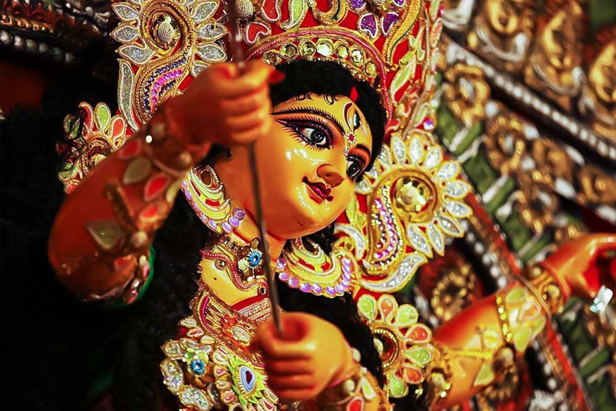 এবার তিনদিনেই শেষ দুর্গাপুজো! অষ্টমীর অঞ্জলি দেবেন কখন?