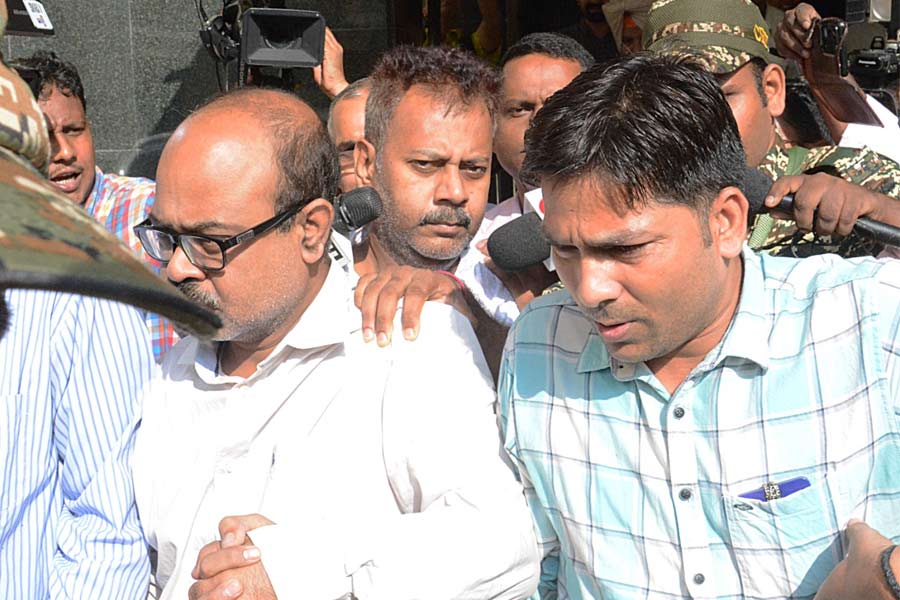 RG Kar কাণ্ডে এখনও মেলেনি গণধর্ষণের প্রমাণ, আদালতে জানাল CBI, ফের হেফাজতে সন্দীপ-অভিজিৎ