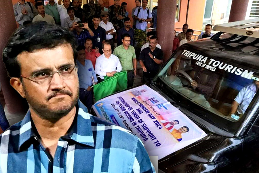 মহারাজের মানবিক রূপ! ত্রিপুরার বন্যা দুর্গতদের জন্য ত্রাণ সামগ্রী পাঠালেন সৌরভ