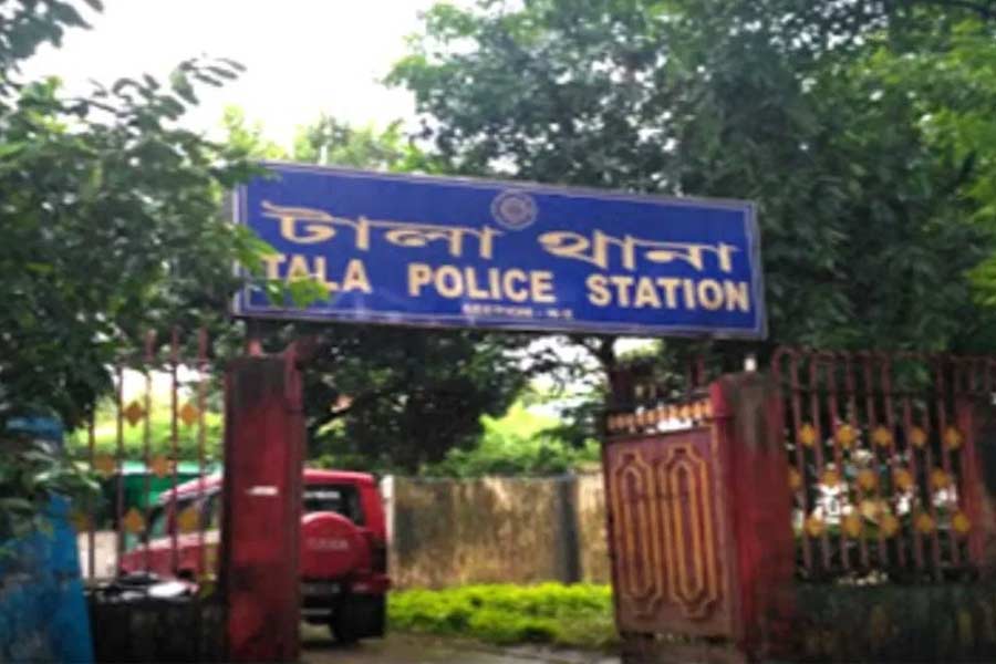 আচমকা অসুস্থ, টালা থানার ওসিকে ফেরাল বেসরকারি ৫ হাসপাতাল