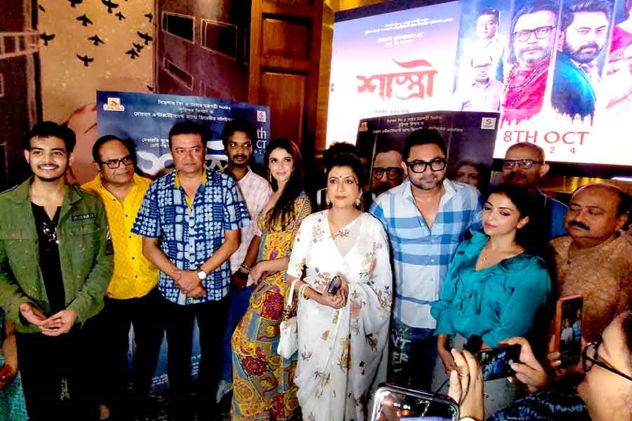 মিঠুন-দেবশ্রীর ছবি ‘শাস্ত্রী’র ট্রেলার লঞ্চে তারকার সমাবেশ