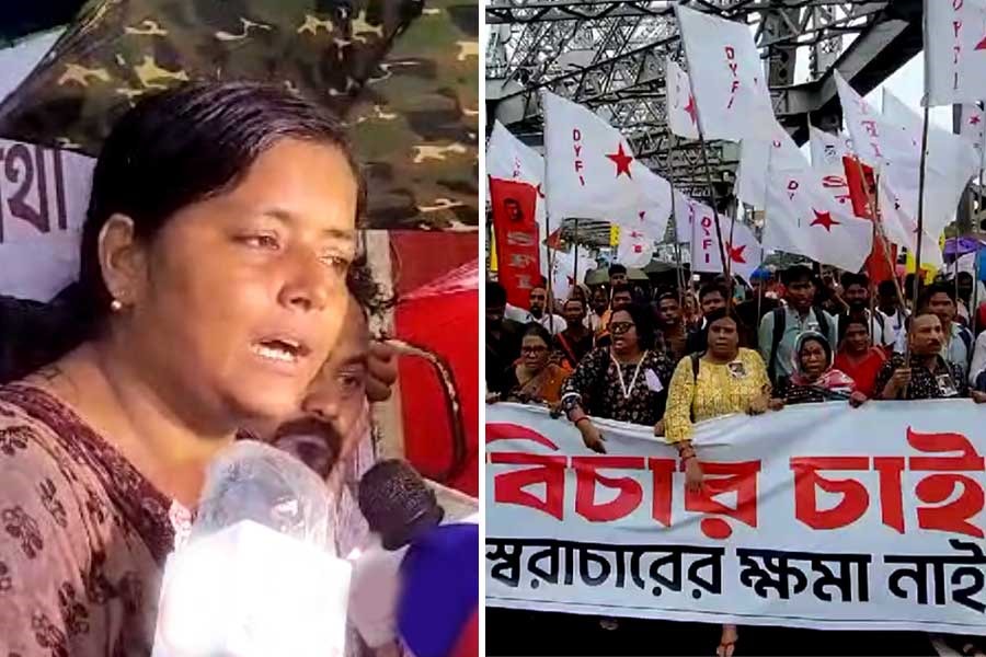 বামেদের ‘কলকাতা চলো’ কর্মসূচি, বৃষ্টিভেজা রাজপথেই প্রতিবাদে মীনাক্ষীরা