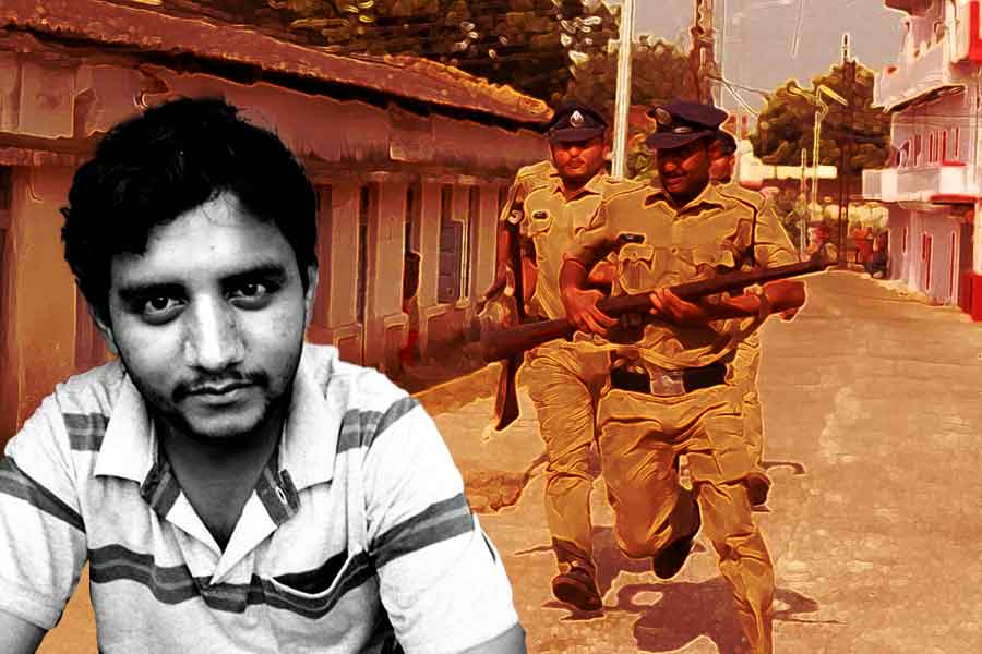 ‘৪ পুলিশকর্মী কাবু করতে পারলেন না অভিযু্ক্তকে?’ বদলাপুর কাণ্ডে পুলিশকে ভর্ৎসনা হাই কোর্টের