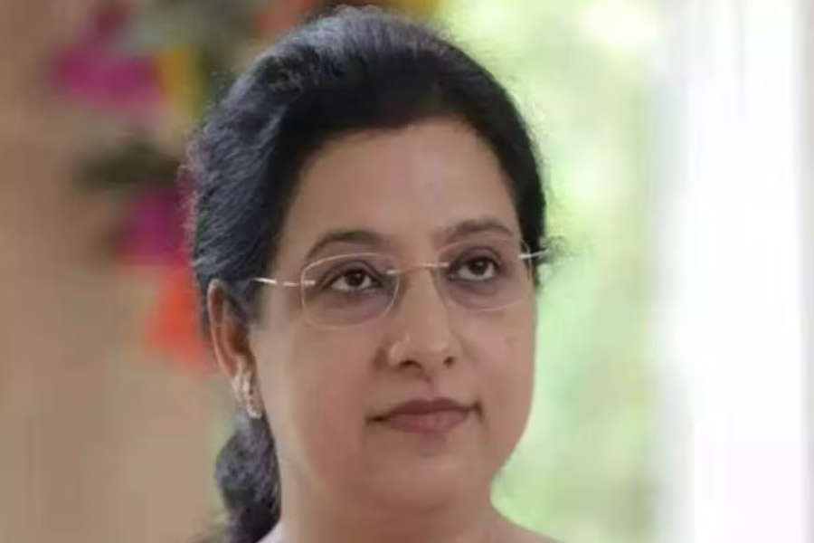 ফেসবুকে কুৎসিত ভাষায় আক্রমণ, বডি শেমিং! পুলিশের দ্বারস্থ সৌরভপত্নী ডোনা