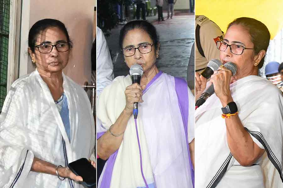 আর জি করে সামান্য ‘পিছিয়ে’ আসলে অনেকটা এগিয়ে গেলেন মমতা বন্দ্যোপাধ্যায়
