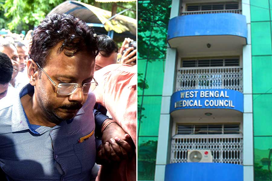 সন্দীপকে শোকজ রাজ্য মেডিক্যাল কাউন্সিলের, বাতিল হতে পারে রেজিস্ট্রেশন?