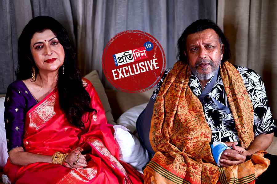 ‘আমরা পেইড স্টার, লোকে কোটি টাকা খরচ করেন আমাদের জন্য’