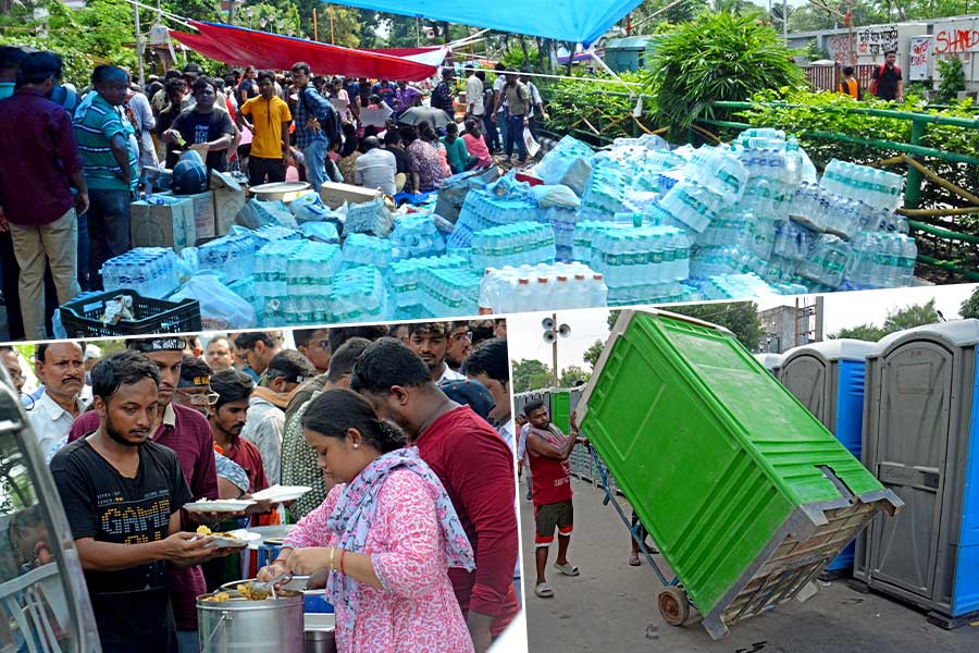 ডাক্তারদের জন্য খাবার, জল নিয়ে হাজির বহু মানুষ, রয়েছে ডিম, বিরিয়ানিও