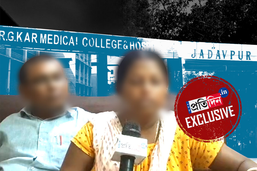 ‘আর জি করে অন্যায়, কিন্তু বিচার চাই আমরাও,’ সরব যাদবপুরের মৃত ছাত্রের বাবা