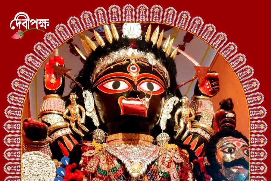 ১৩ ফুটের কালীমূর্তি, চক্ষুদানের মধ্যে দিয়ে শুরু ‘আগমেশ্বরী কালী’র পুজো