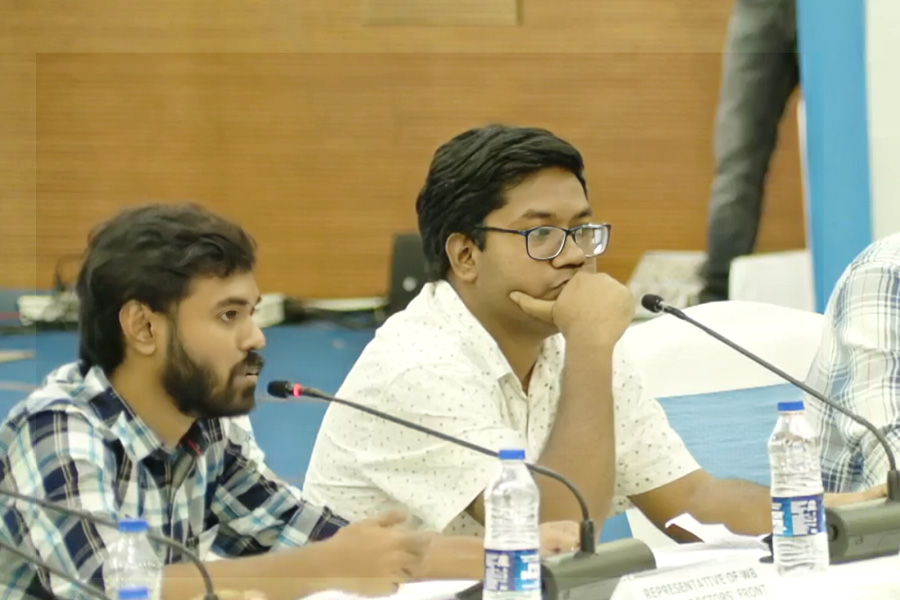 শ্লীলতাহানি-যৌনহেনস্তা-তোলাবাজি! মমতাকে আর জি করের ভয়াবহ অভিজ্ঞতা শোনালেন অনিকেত