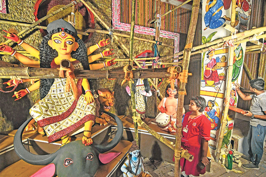 তেজপাতার চালচিত্র-সাজসজ্জায় পাঁচফোড়ন, মশলার সাতকাহনে মণ্ডপে ‘স্বাদ-কহন’