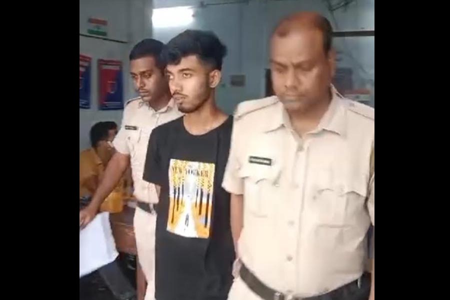 সম্পর্ক রাখতে নারাজ প্রেমিক! মানসিক অবসাদে আত্মহত্যার চেষ্টা নাবালিকার
