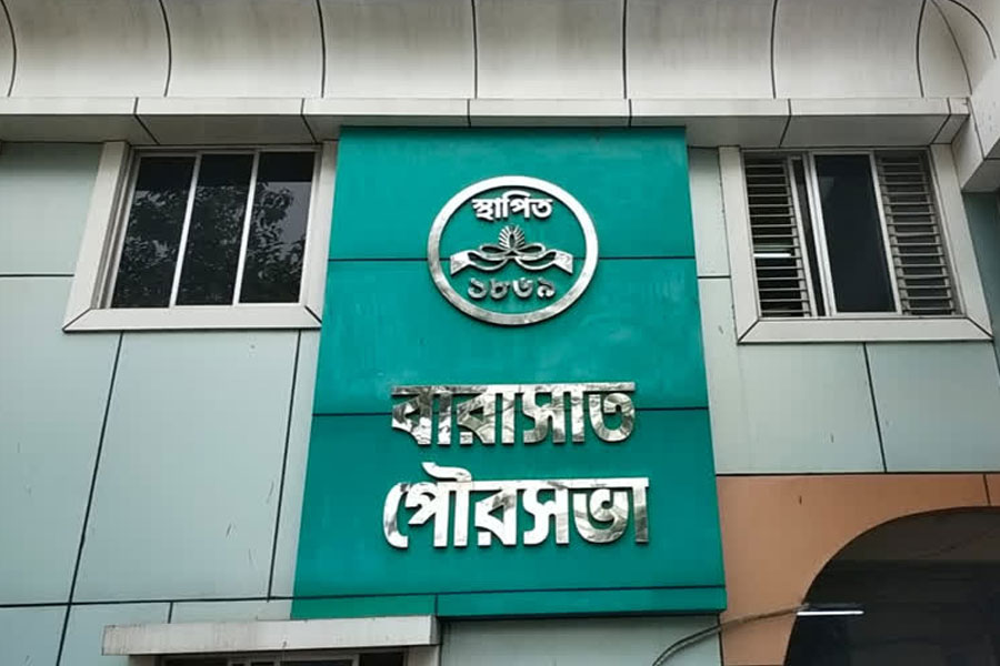 পুজোর ল্যান্ড পারমিশনের নামে ঘুরপথে টাকা তোলার অভিযোগ, মানতে নারাজ বারাসত পুরসভা