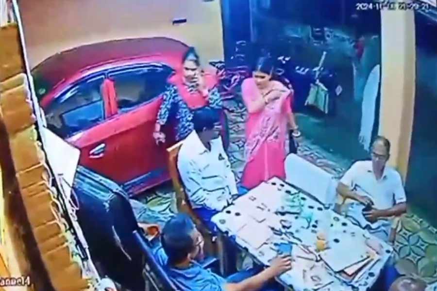 বলাগড়ে বিজেপি নেতাকে রাস্তায় ফেলে বেধড়ক ‘মার’, কাঠগড়ায় তৃণমূল