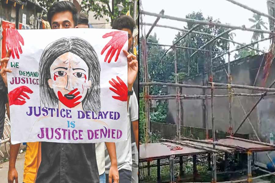 নেই মেয়ে, বন্ধ পুজো, ষষ্ঠী থেকে দশমী পর্যন্ত ধরনায় বসবেন আর জি করের নির্যাতিতার বাবা-মা