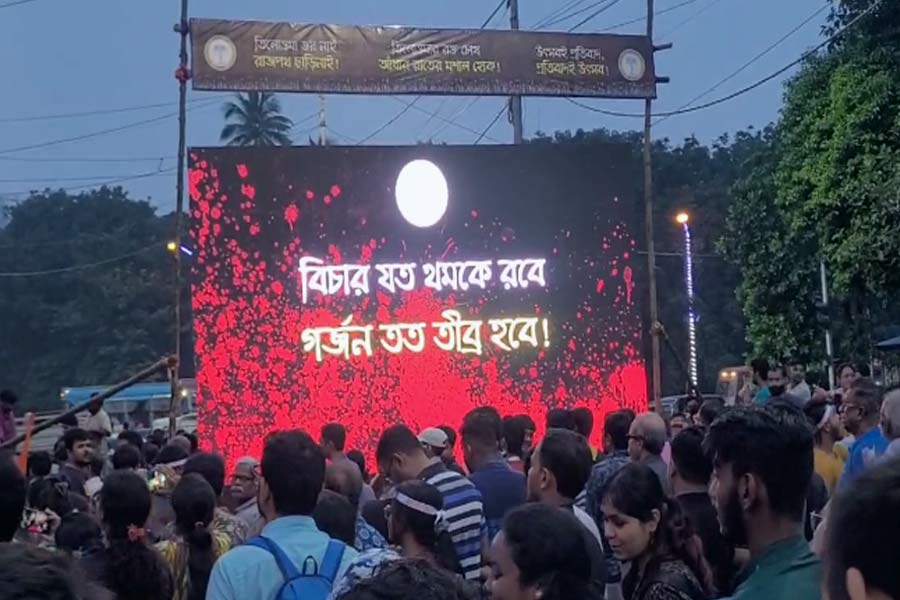 স্বাস্থ্যসচিবের অপসারণের দাবি, প্রয়োজনে দিল্লি যাওয়ার হুঁশিয়ারি জুনিয়র ডাক্তারদের