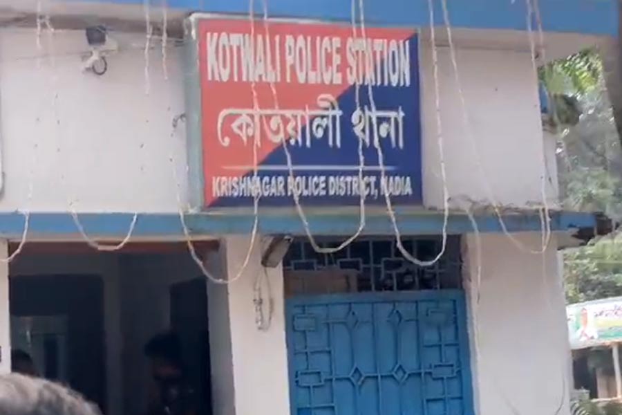 প্রেমিকের সঙ্গে বেরিয়ে ‘ধর্ষণ ও খুন’? কৃষ্ণনগরে ছাত্রীর দেহ উদ্ধারের ঘটনায় নয়া মোড়