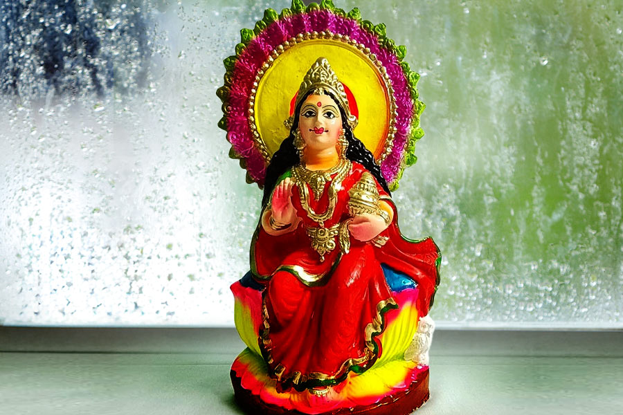 লক্ষ্মীপুজোর বিকেলে ঝমঝমিয়ে বৃষ্টি! ভাসল কলকাতা-সহ গোটা বাংলা
