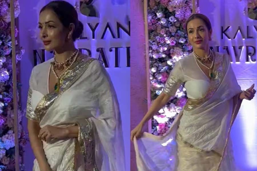 ‘বাবাকে হারানোর দুঃখ কোথায় গেল?’ নবরাত্রির অনুষ্ঠানে হাজির হতেই তীব্র কটাক্ষ মালাইকাকে