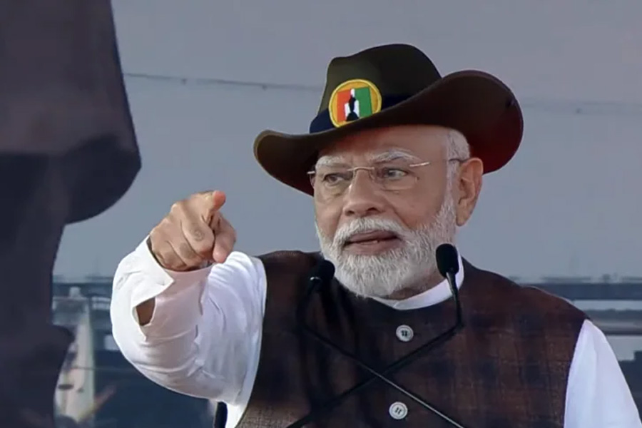 জাতীয় ঐক্য নষ্ট করতে চায় শহুরে নকশালরা, প্যাটেলের জন্মদিনে কংগ্রেসকে তোপ মোদির