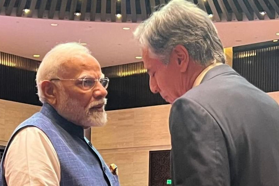 লাওসে ব্লিঙ্কেনের সঙ্গে সাক্ষাৎ, ‘হ্যারিকেন’ হানায় মৃতদের প্রতি শোকপ্রকাশ মোদির