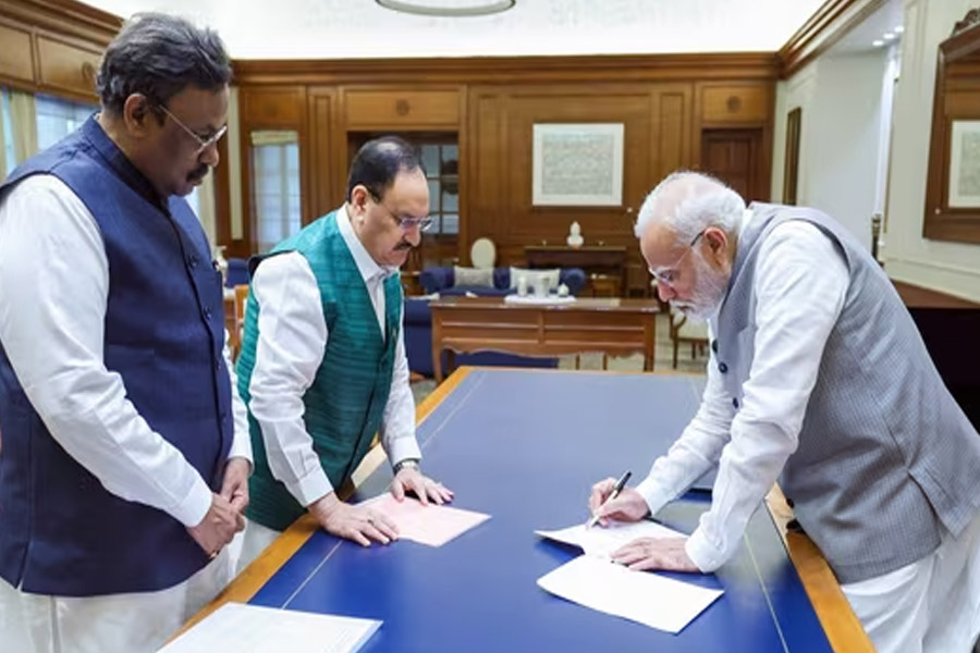 মোদির হাতে শুরু বিজেপির সক্রিয় সদস্য সংগ্রহ অভিযান, সাংগঠনিক নির্বাচন ডিসেম্বরে