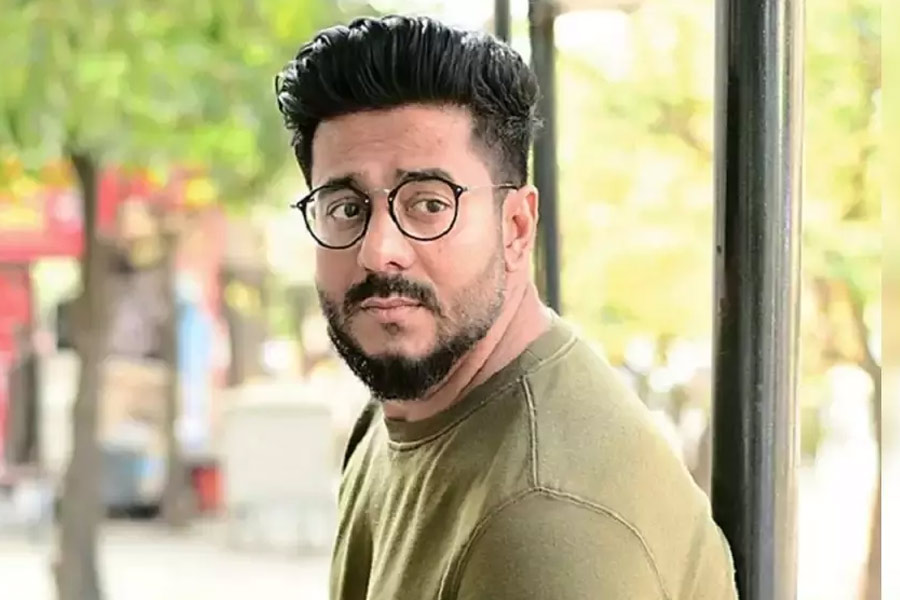 ক্ষুদিরাম-সংলাপ বিতর্কের মাঝেই ‘দামামা’ বাজালেন রাজ, গানেই ‘হোক কলরব’!