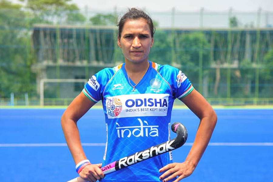 ১৬ বছরের কেরিয়ারে ইতি, হকিকে আলবিদা রানি রামপালের