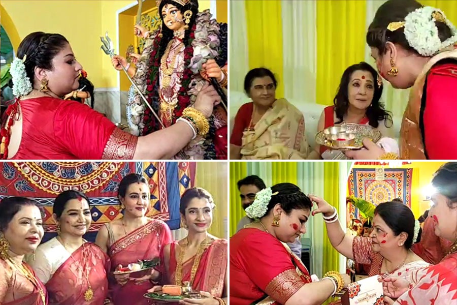 দশমীর মাতৃবরণে বালিগঞ্জের বোসবাড়ি, তারকা সমাবেশে সিঁদুরখেলা