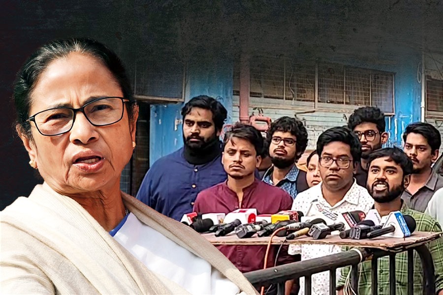 অনশন প্রত্যাহার না করেই সোমে বৈঠকে যোগ, জিবি মিটিংয়ে সিদ্ধান্ত জুনিয়র ডাক্তারদের