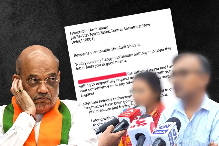 এবার শাহের দ্বারস্থ অভয়ার বাবা-মা, দেখা করতে চেয়ে পাঠালেন চিঠি
