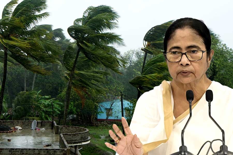 নবান্নেই রাত জেগে নজদারি মুখ্যমন্ত্রী মমতা বন্দ্যোপাধ্যায়ের