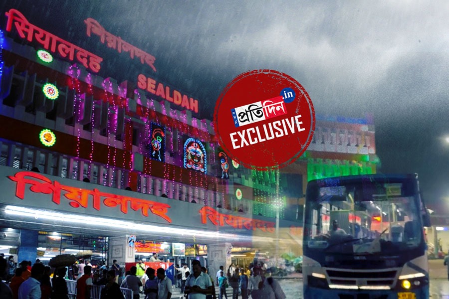 ট্রেন না পেলে বাস! শিয়ালদহ স্টেশনেই হাজির একাধিক রাজ্য সরকারি বাস