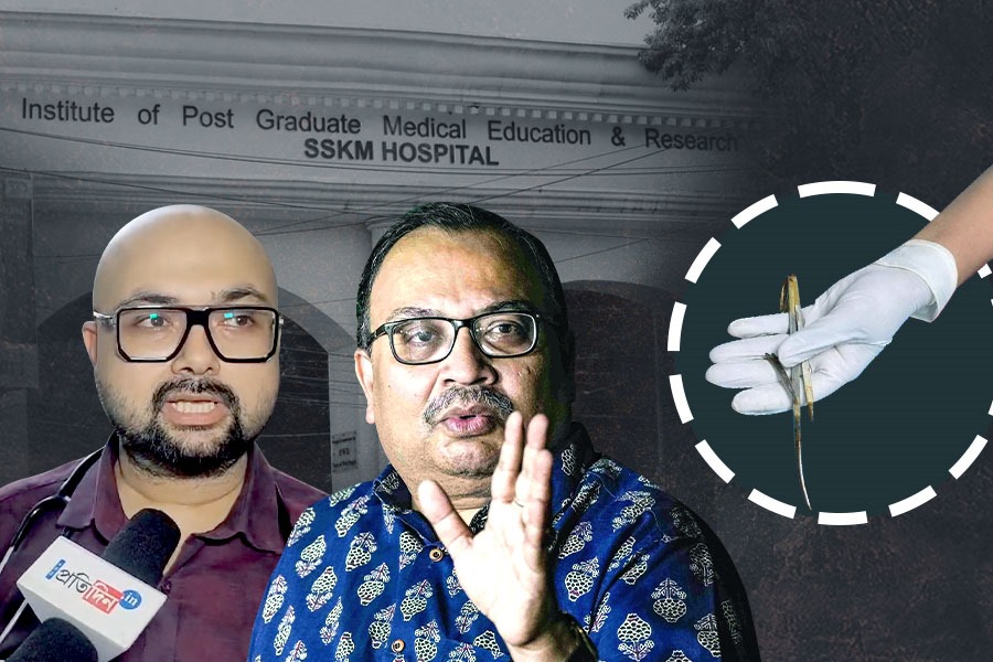 এসএসকেএমের প্রসূতি বিভাগের ওটিতে ‘মরচে ধরা’ কাঁচি, তীব্র চাঞ্চল্য