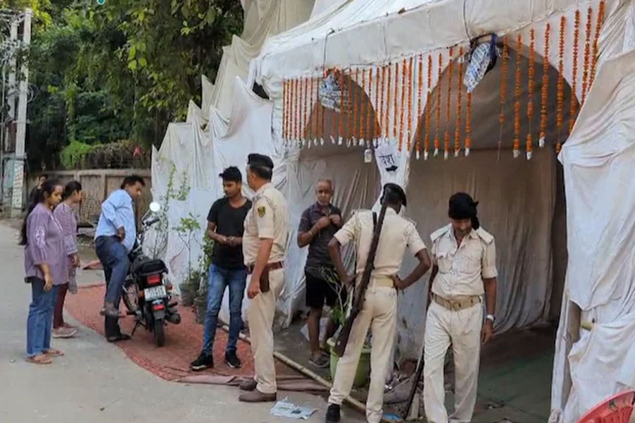 বিহারে পুজো মণ্ডপে এলোপাথাড়ি গুলিতে আহত ৪, পলাতক দুষ্কৃতীদের খোঁজে পুলিশ