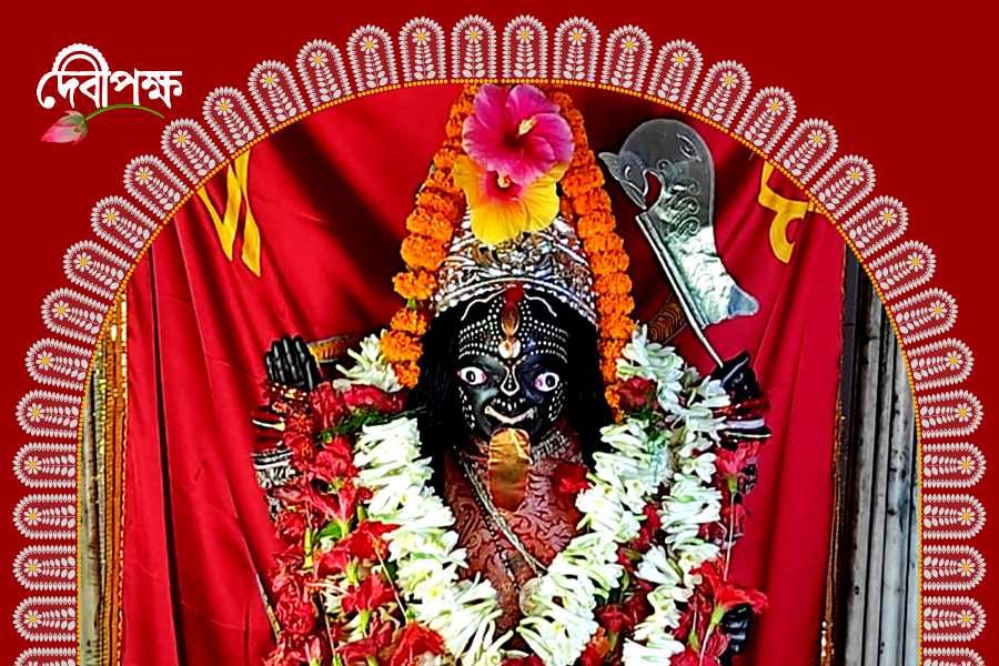 চুঁচুড়ায় ‘বিভীষণা’ দয়াময়ীর পুজো, নবাব আমলে তৈরি মন্দিরে প্রাচীন স্থাপত্যের নিদর্শন