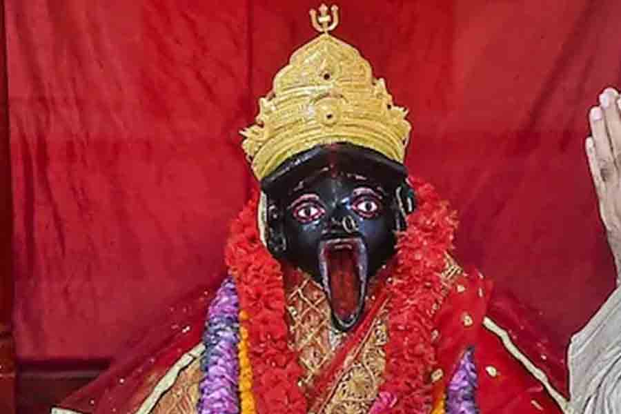 যশোরেশ্বরী মন্দিরে মুকুট চুরিতে আটক ৫, স্ক্যানারে প্রধান পুরোহিতও