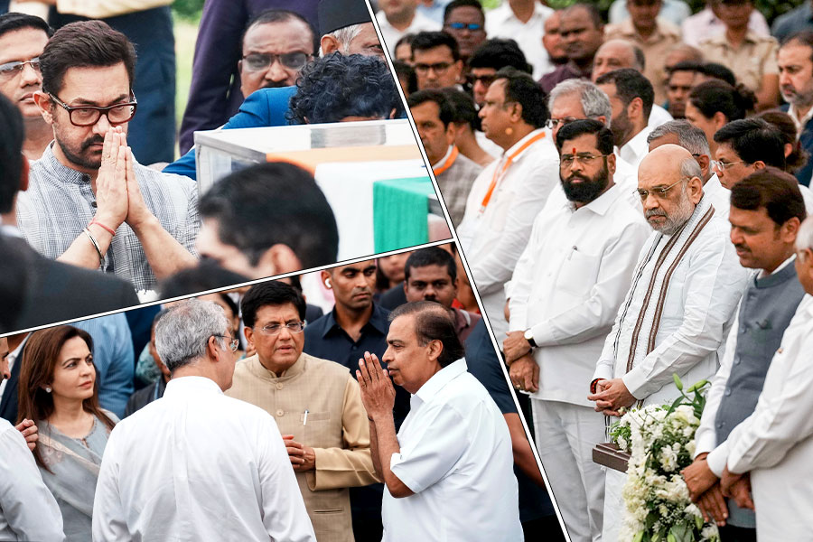 শোকে মুহ্যমান গোটা ভার‍ত, রতন টাটাকে শেষ শ্রদ্ধা জানালেন অমিত শাহ থেকে আমির খান