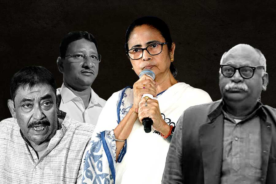 সমন্বয়ের অভাব! বীরভূমের কোর কমিটিকে গুরুত্ব দিয়ে কর্মসূচি, দ্রুত বৈঠকের নির্দেশ মমতার
