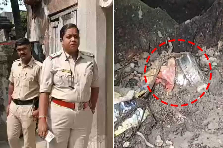 পুজো আবহে ফের অশান্ত ভাটপাড়া! বোমা উদ্ধার ঘিরে চাঞ্চল্য