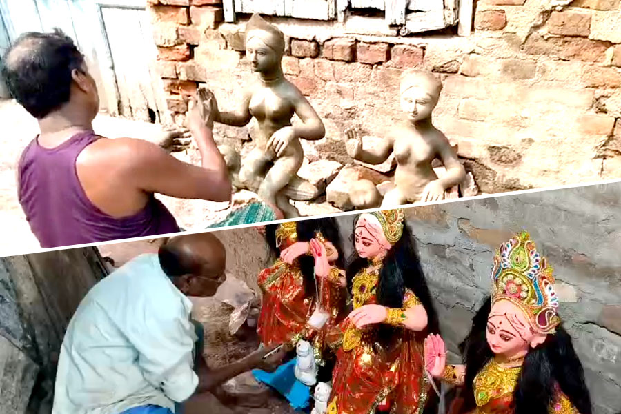 কাঠামোর লক্ষ্মীর বাজারে মন্দা! রমরমা ছাঁচের লক্ষ্মীর
