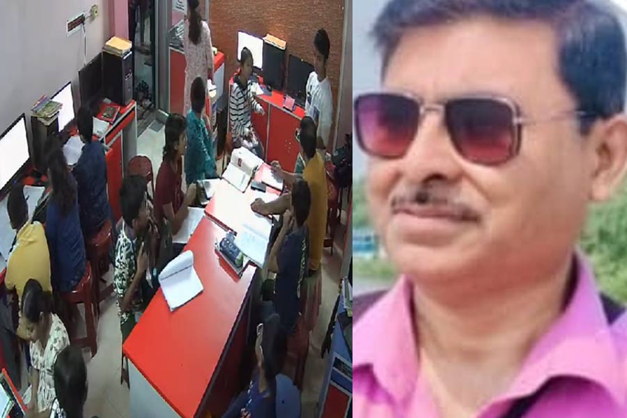 কম্পিউটার ক্লাসে শিক্ষকের ‘মার’, এক চোখে দৃষ্টি হারানোর আশঙ্কা সপ্তম শ্রেণির ছাত্রের!