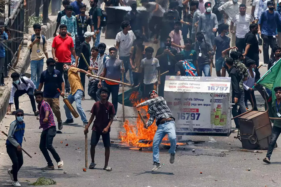 বদলা নিতে ইউনুস সরকারের হাতিয়ার বিচার ব্যবস্থা! ব্রিটিশ পার্লামেন্টের রিপোর্টে হইচই