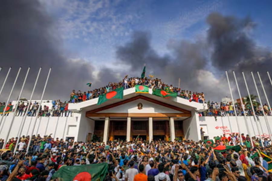 নির্বাচন এড়াতে সংস্কারের দোহাই ইউনুসের! বাংলাদেশে কি আদৌ গণতন্ত্র ফিরবে? 