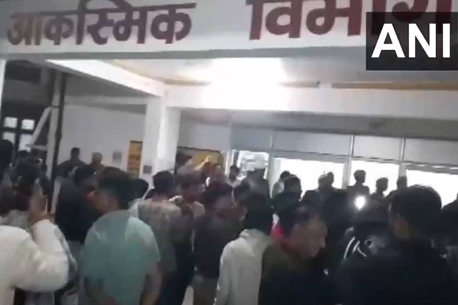 হাসপাতাল যেন জতুগৃহ! ঝাঁসির মেডিক্যাল কলেজে অগ্নিদগ্ধ হয়ে মৃত্যু ১০ শিশুর