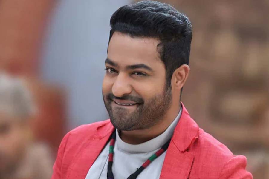 এ যেন ঈশ্বর দর্শন! জুনিয়র এনটিআরকে দেখতে ৬০০ কিমি পায়ে হেঁটে এলেন ভক্ত