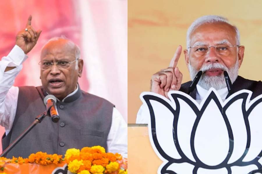 ‘মোদি কি গ্যারান্টি’ নিষ্ঠুর রসিকতা! প্রধানমন্ত্রীর আক্রমণে পালটা তোপ খাড়গের