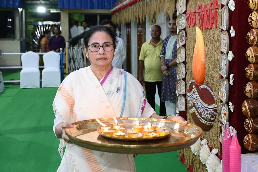 মুখ্যমন্ত্রীর কথা ও সুরে শ্যামাসঙ্গীত, মুহূর্তেই ভাইরাল দেড়শোতম গান