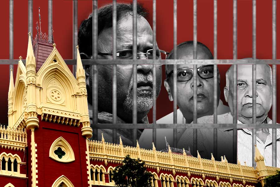 পার্থর জামিন নিয়ে মতানৈক্য দুই বিচারপতির, হাই কোর্টেই কল্যাণ-শান্তিময়দের ভাগ্যও